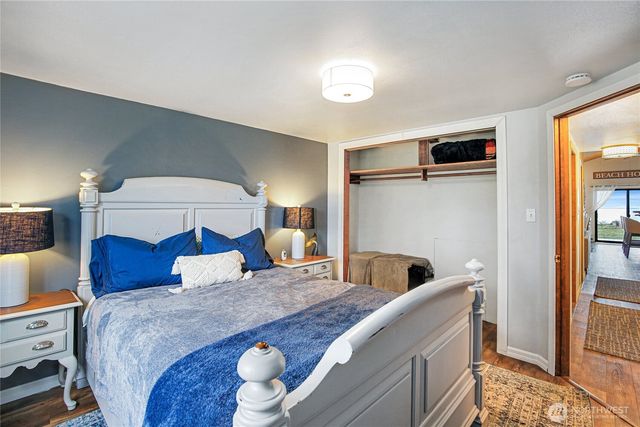 1968 State Route 105, Aberdeen, WA 98520