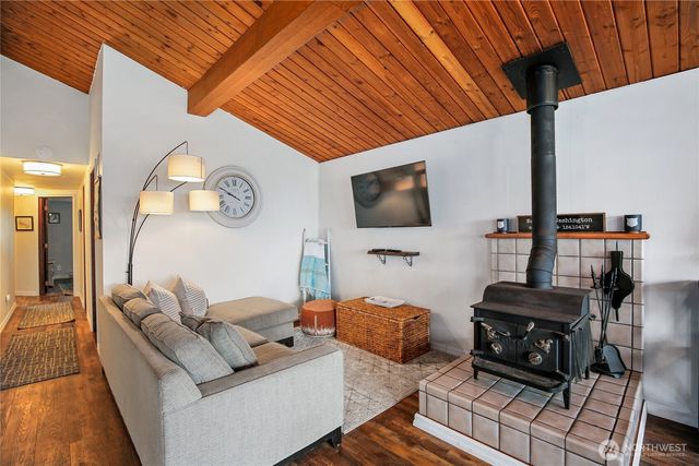 1968 State Route 105, Aberdeen, WA 98520