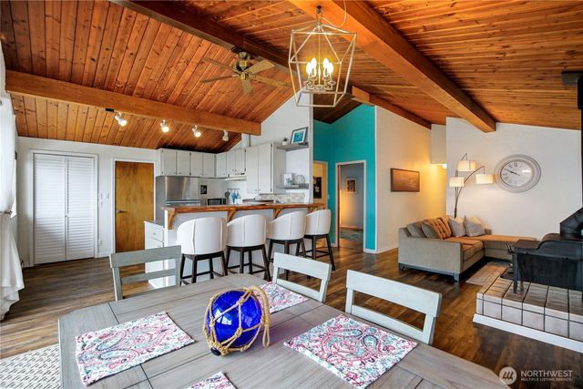 1968 State Route 105, Aberdeen, WA 98520