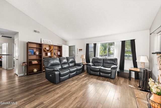2233 Morningside Avenue, Lancaster, CA 93535