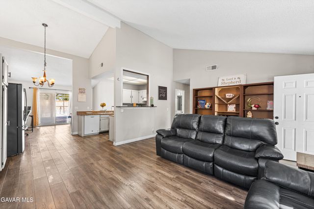 2233 Morningside Avenue, Lancaster, CA 93535