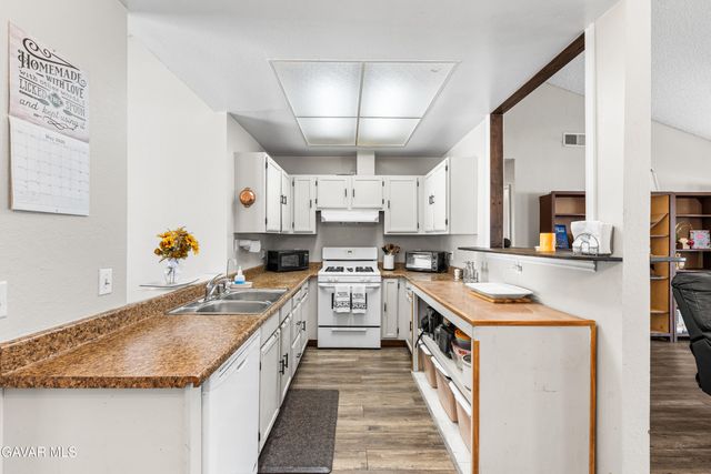 2233 Morningside Avenue, Lancaster, CA 93535