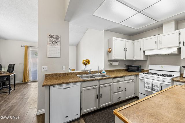 2233 Morningside Avenue, Lancaster, CA 93535