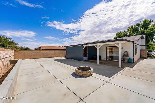 2233 Morningside Avenue, Lancaster, CA 93535
