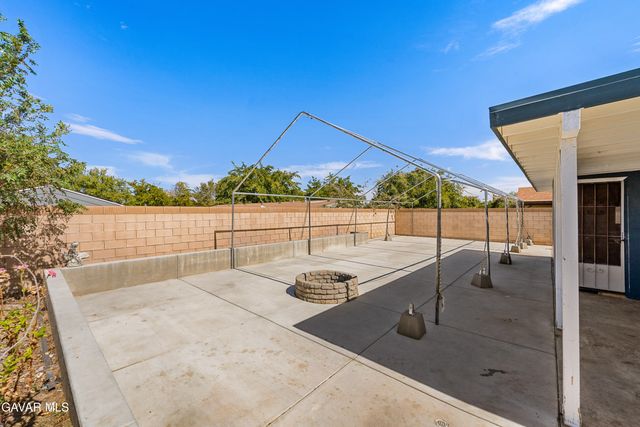 2233 Morningside Avenue, Lancaster, CA 93535