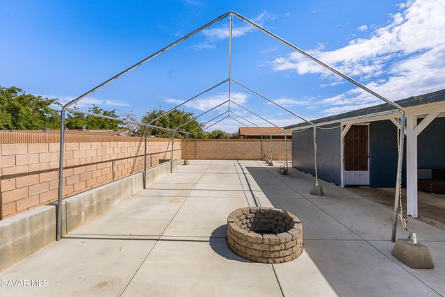 2233 Morningside Avenue, Lancaster, CA 93535