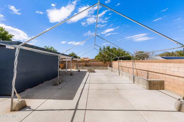 2233 Morningside Avenue, Lancaster, CA 93535
