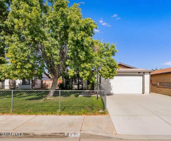 2233 Morningside Avenue, Lancaster, CA 93535
