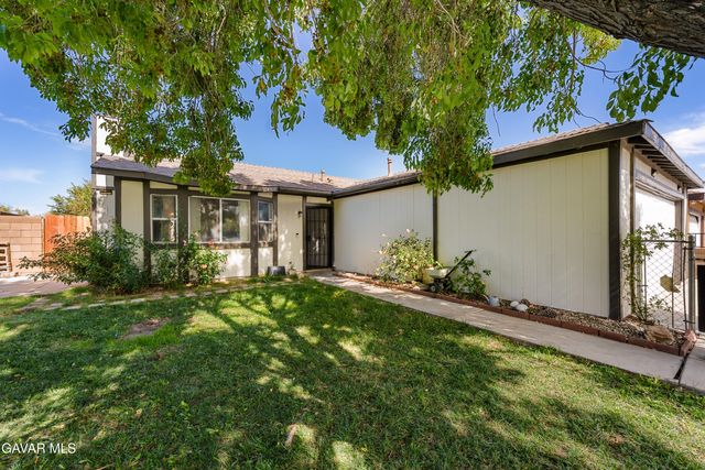 2233 Morningside Avenue, Lancaster, CA 93535
