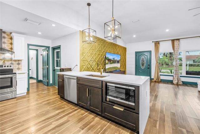 2690 65TH AVENUE S, St Petersburg, FL 33712