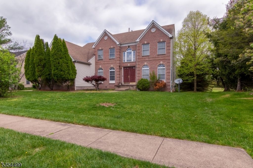 2 Deborah Dr, Franklin Twp., NJ 08873