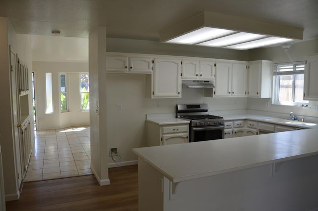 634 W Vassar Avenue, Visalia, CA 93277