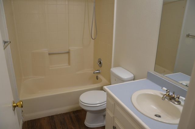 634 W Vassar Avenue, Visalia, CA 93277