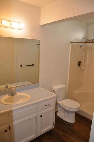 634 W Vassar Avenue, Visalia, CA 93277