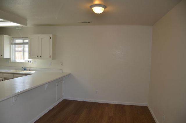 634 W Vassar Avenue, Visalia, CA 93277