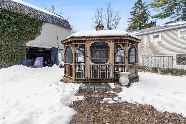 102 Meyers Road, Salina, NY 13088