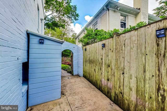 4831 CALVERT ST NW, Washington, DC 20007