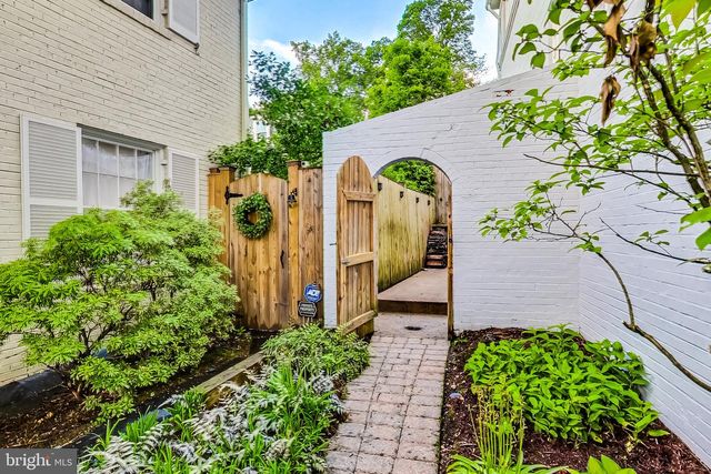 4831 CALVERT ST NW, Washington, DC 20007