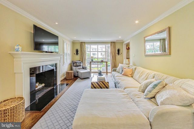 4831 CALVERT ST NW, Washington, DC 20007