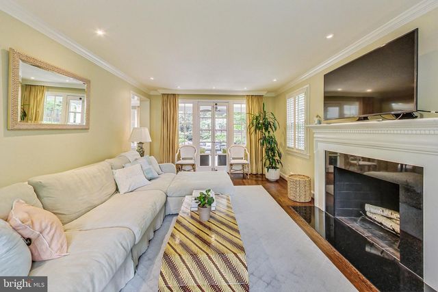 4831 CALVERT ST NW, Washington, DC 20007