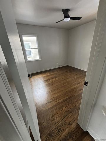 15939 Norborne, Redford, MI 48239