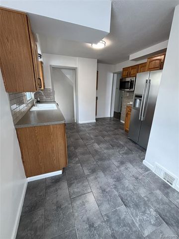 15939 Norborne, Redford, MI 48239