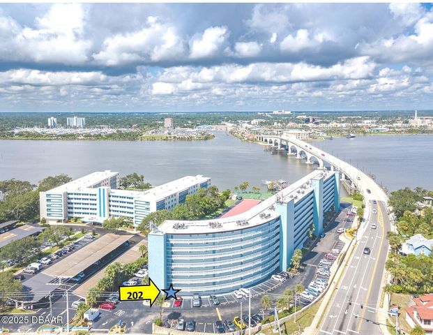 100 Silver Beach Ave Apt 202, Daytona Beach, FL 32118