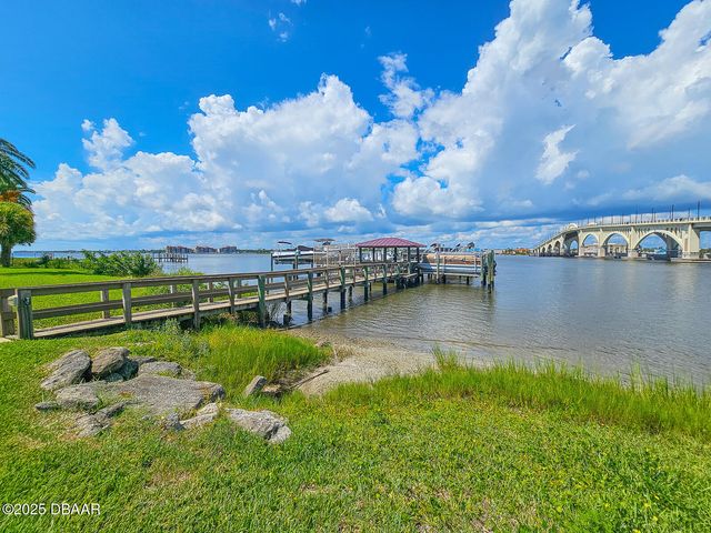 100 Silver Beach Ave Apt 202, Daytona Beach, FL 32118