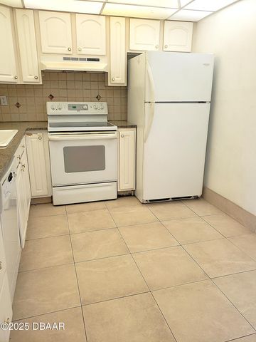 100 Silver Beach Ave Apt 202, Daytona Beach, FL 32118