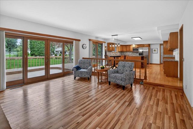 2 Plover Circle, Madison, WI 53717