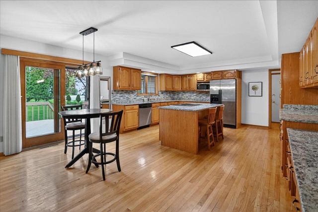 2 Plover Circle, Madison, WI 53717