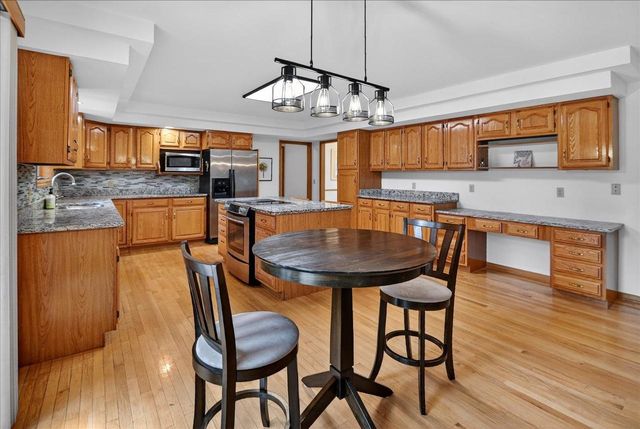 2 Plover Circle, Madison, WI 53717