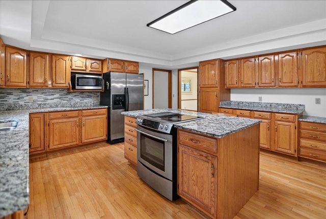 2 Plover Circle, Madison, WI 53717
