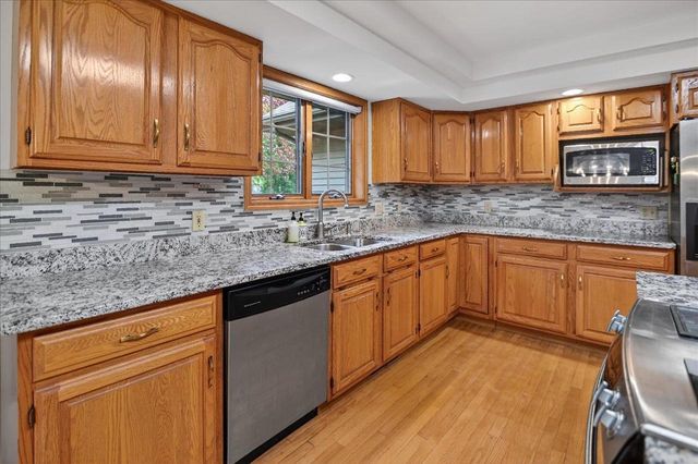 2 Plover Circle, Madison, WI 53717