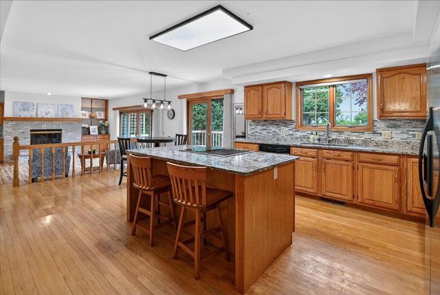 2 Plover Circle, Madison, WI 53717
