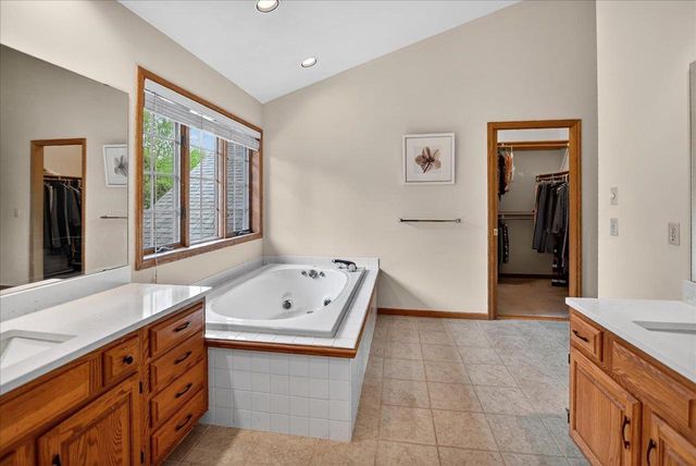 2 Plover Circle, Madison, WI 53717