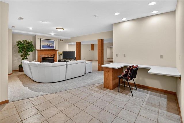 2 Plover Circle, Madison, WI 53717