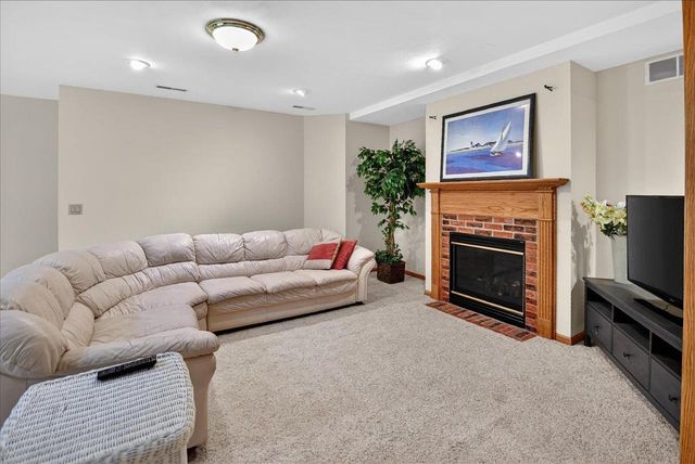2 Plover Circle, Madison, WI 53717