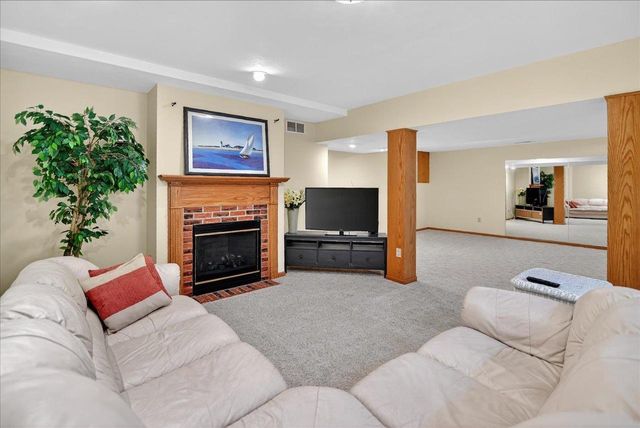 2 Plover Circle, Madison, WI 53717