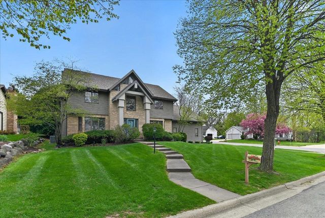 2 Plover Circle, Madison, WI 53717