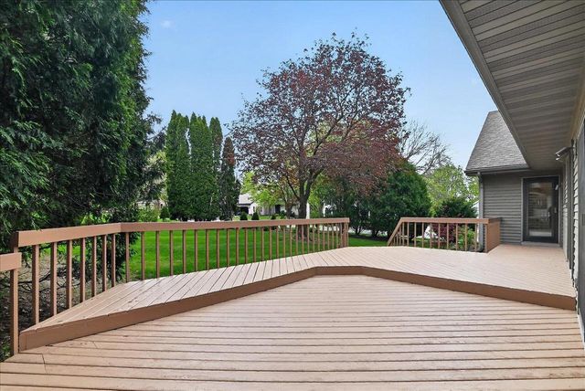 2 Plover Circle, Madison, WI 53717