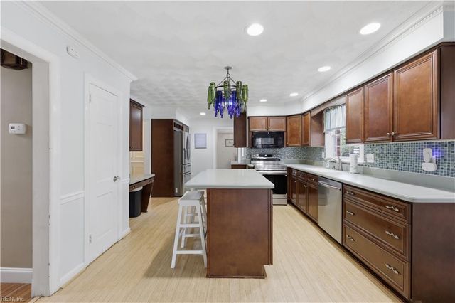 3800 Shoreline DR, Portsmouth, VA 23703