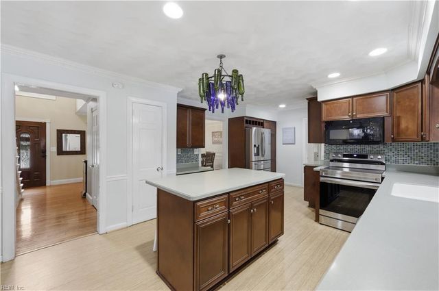 3800 Shoreline DR, Portsmouth, VA 23703
