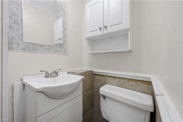 3800 Shoreline DR, Portsmouth, VA 23703