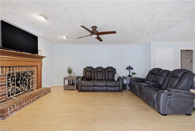 3800 Shoreline DR, Portsmouth, VA 23703