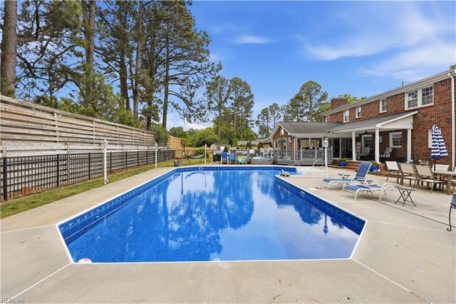 3800 Shoreline DR, Portsmouth, VA 23703