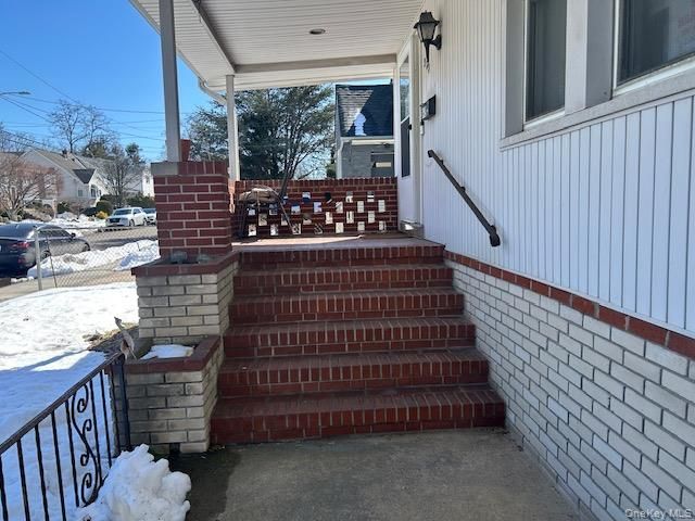 389 Hamilton Avenue, Hewlett, NY 11557