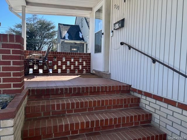 389 Hamilton Avenue, Hewlett, NY 11557