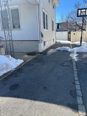 389 Hamilton Avenue, Hewlett, NY 11557