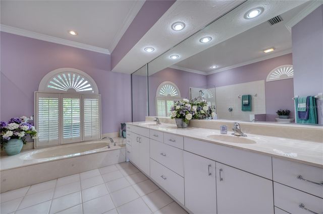 6802 DREWRYS BLUFF, Bradenton, FL 34203